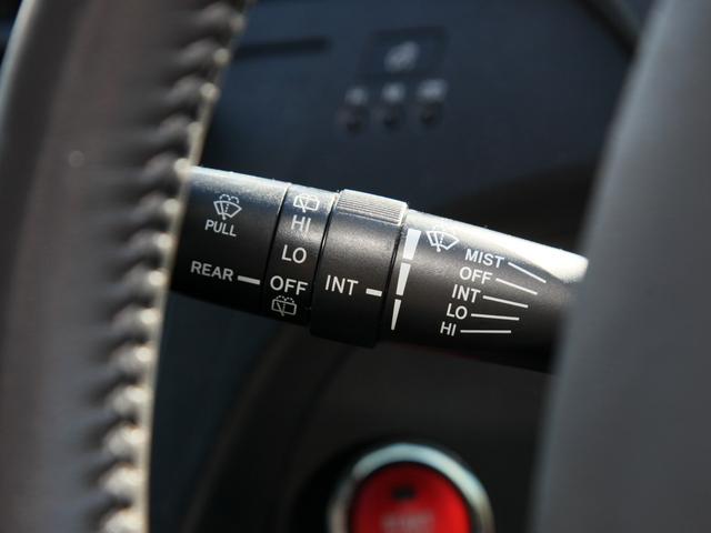 プリウス Gツーリングセレクション 純正SDナビ/フルセグ/Bカメラ/ドライブレコーダー/ETC/ステリモ/クルコン/プッシュスタート/スマートキー/ハーフエアロ/黒革調シートカバー/ダウンサス/スペーサー/TRDペダル/純正17AW(15枚目)