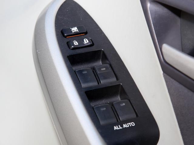 プリウス Gツーリングセレクション 純正SDナビ/フルセグ/Bカメラ/ドライブレコーダー/ETC/ステリモ/クルコン/プッシュスタート/スマートキー/ハーフエアロ/黒革調シートカバー/ダウンサス/スペーサー/TRDペダル/純正17AW(21枚目)