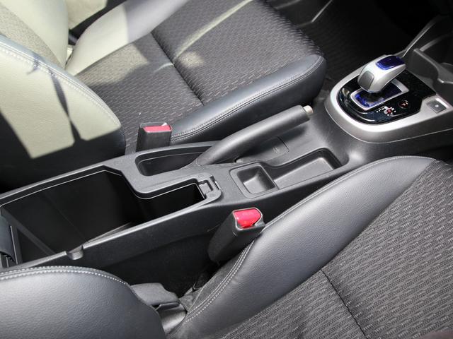 フィットハイブリッド Ｌパッケージ　純正ナビ／ワンセグ／Ｂカメラ／ＥＴＣ／ＬＥＤヘッドライト／社外ルームミラー型ドラレコ／電格ミラー／スマートキー（9枚目）