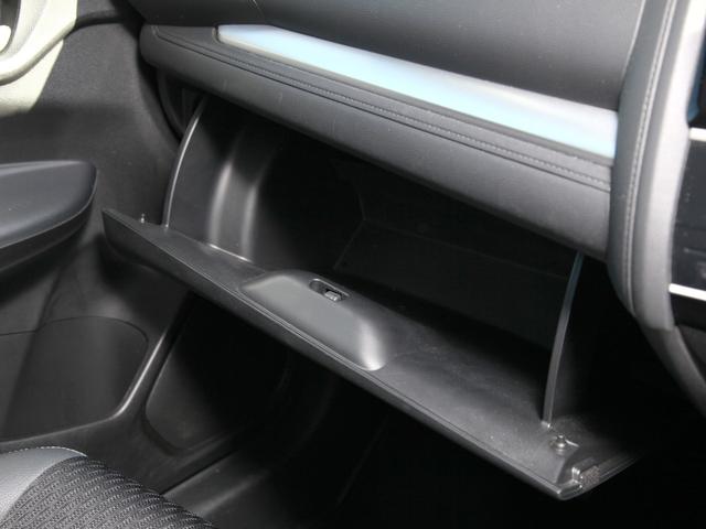 フィットハイブリッド Ｌパッケージ　純正ナビ／ワンセグ／Ｂカメラ／ＥＴＣ／ＬＥＤヘッドライト／社外ルームミラー型ドラレコ／電格ミラー／スマートキー（10枚目）