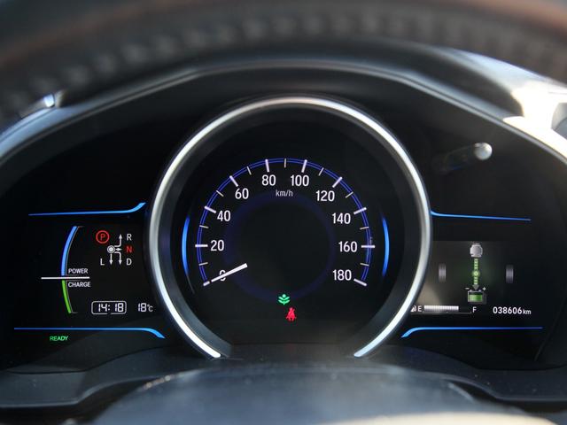 フィットハイブリッド Ｌパッケージ　純正ナビ／ワンセグ／Ｂカメラ／ＥＴＣ／ＬＥＤヘッドライト／社外ルームミラー型ドラレコ／電格ミラー／スマートキー（11枚目）