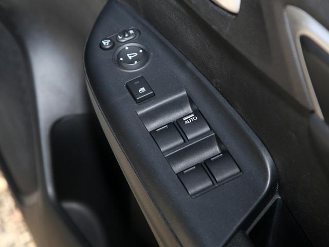 フィットハイブリッド Ｌパッケージ　純正ナビ／ワンセグ／Ｂカメラ／ＥＴＣ／ＬＥＤヘッドライト／社外ルームミラー型ドラレコ／電格ミラー／スマートキー（16枚目）