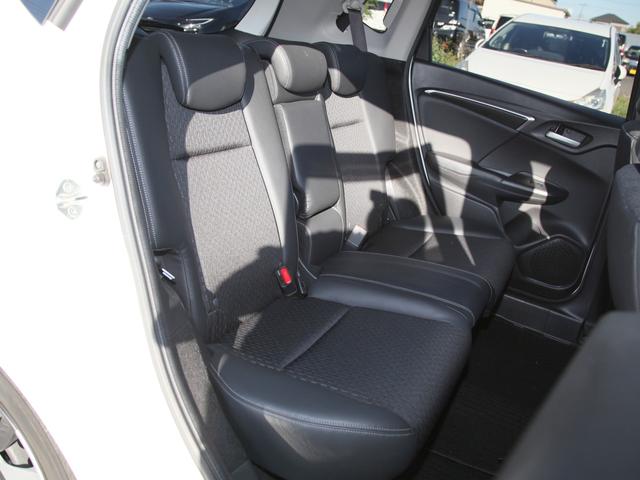 フィットハイブリッド Ｌパッケージ　純正ナビ／ワンセグ／Ｂカメラ／ＥＴＣ／ＬＥＤヘッドライト／社外ルームミラー型ドラレコ／電格ミラー／スマートキー（18枚目）