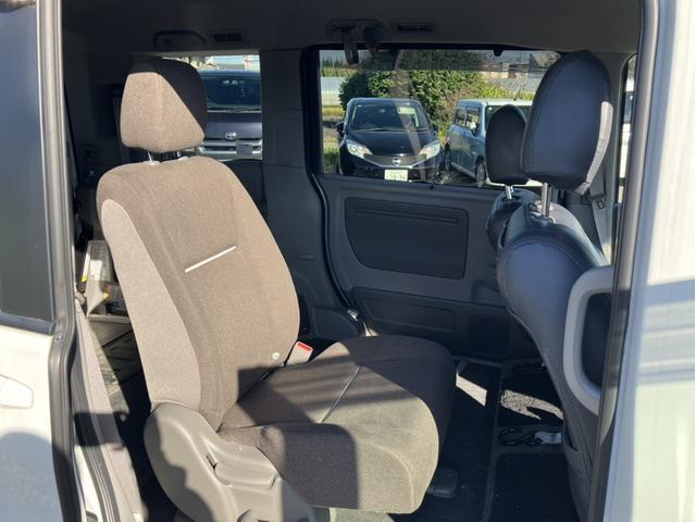 ステップワゴン Ｇ　ホンダセンシング　車いす仕様車　２列目乗車タイプ　車椅子仕様車・スロープ・電動ウインチ・車椅子固定ベルト・ギャザーズ１０インチナビ・バックカメラ・フルセグＴＶ・ホンダセンシング・両側電動スライドドア・ＥＴＣ・ステアリングリモコン（10枚目）