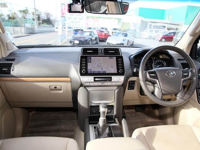 ランドクルーザープラド ＴＸ　Ｌパッケージ　メーカーナビ／フルセグ／Ｂカメラ／ＰＶＭ／サンルーフ／スペアタイヤ／ベージュ革シート／シートヒーター／エアシート／ルーフレール／トヨタセーフティセンス／ビルトインＥＴＣ２．０／ワンオーナー（5枚目）