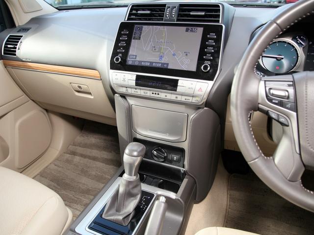 ランドクルーザープラド ＴＸ　Ｌパッケージ　メーカーナビ／フルセグ／Ｂカメラ／ＰＶＭ／サンルーフ／スペアタイヤ／ベージュ革シート／シートヒーター／エアシート／ルーフレール／トヨタセーフティセンス／ビルトインＥＴＣ２．０／ワンオーナー（6枚目）