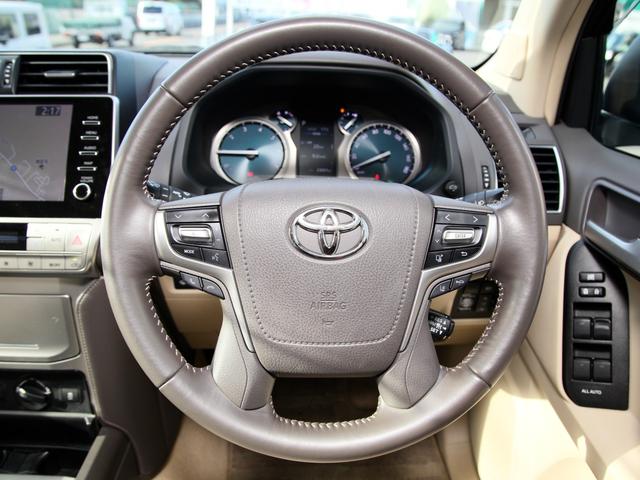 ランドクルーザープラド ＴＸ　Ｌパッケージ　メーカーナビ／フルセグ／Ｂカメラ／ＰＶＭ／サンルーフ／スペアタイヤ／ベージュ革シート／シートヒーター／エアシート／ルーフレール／トヨタセーフティセンス／ビルトインＥＴＣ２．０／ワンオーナー（12枚目）