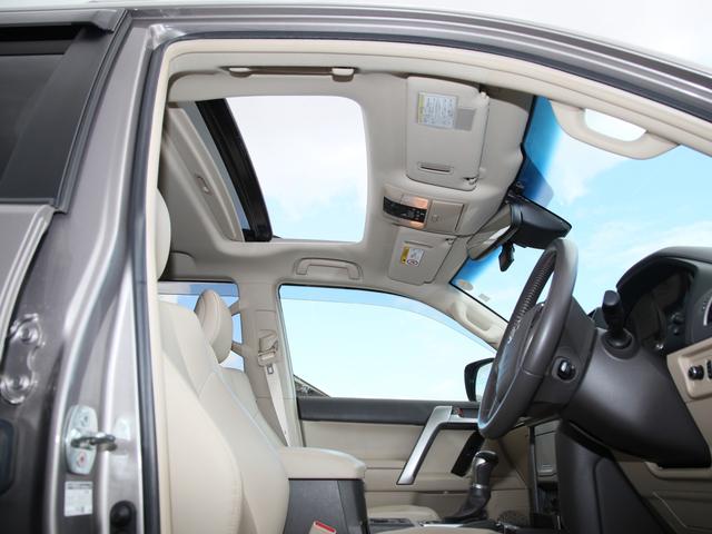 ランドクルーザープラド ＴＸ　Ｌパッケージ　メーカーナビ／フルセグ／Ｂカメラ／ＰＶＭ／サンルーフ／スペアタイヤ／ベージュ革シート／シートヒーター／エアシート／ルーフレール／トヨタセーフティセンス／ビルトインＥＴＣ２．０／ワンオーナー（22枚目）