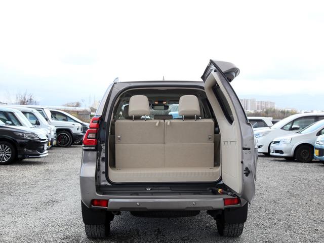 ランドクルーザープラド ＴＸ　Ｌパッケージ　メーカーナビ／フルセグ／Ｂカメラ／ＰＶＭ／サンルーフ／スペアタイヤ／ベージュ革シート／シートヒーター／エアシート／ルーフレール／トヨタセーフティセンス／ビルトインＥＴＣ２．０／ワンオーナー（30枚目）