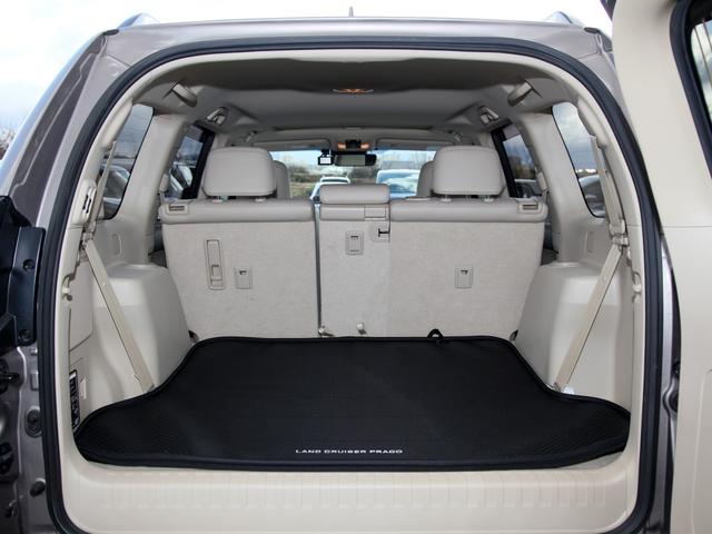 ランドクルーザープラド ＴＸ　Ｌパッケージ　メーカーナビ／フルセグ／Ｂカメラ／ＰＶＭ／サンルーフ／スペアタイヤ／ベージュ革シート／シートヒーター／エアシート／ルーフレール／トヨタセーフティセンス／ビルトインＥＴＣ２．０／ワンオーナー（31枚目）