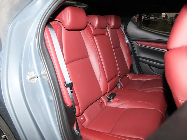 ＭＡＺＤＡ３ファストバック ＸＤバーガンディ　セレクション　アップルカープレイ／フルセグ／Ｂカメラ／プッシュスタート／ＬＥＤ／シートヒーター／Ｈヒーター／赤革シート／パワーシート／ステリモ／クルコン／パドルシフト／ワンオーナー（22枚目）