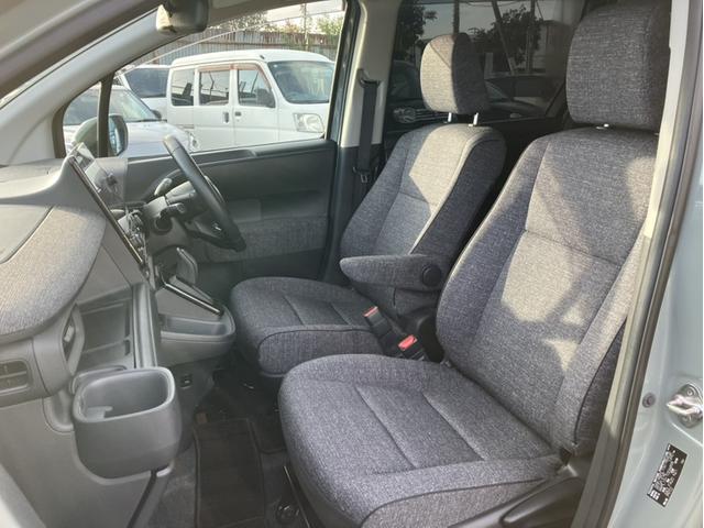 シエンタ ハイブリッドＺ　４ＷＤ・１０．５インチディスプレイオーディオプラス・パーキングブレーキサポート・パノラミックビューモニター・コンフォートパッケージ・両側パワースライドドア・ＢＳＭ・ＥＴＣ２．０（10枚目）