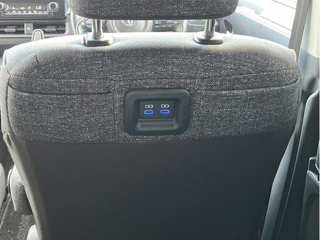 シエンタ ハイブリッドＺ　４ＷＤ・１０．５インチディスプレイオーディオプラス・パーキングブレーキサポート・パノラミックビューモニター・コンフォートパッケージ・両側パワースライドドア・ＢＳＭ・ＥＴＣ２．０（23枚目）