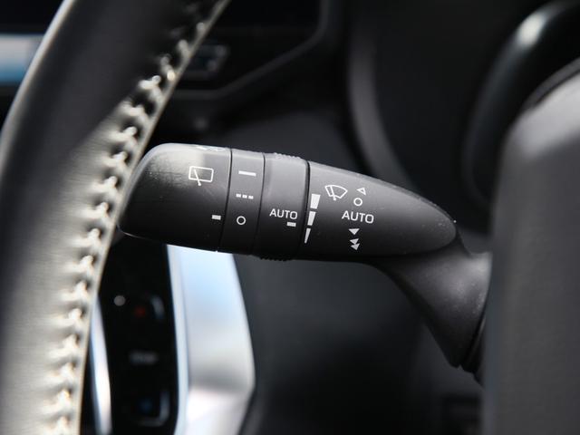 ハリアーハイブリッド Ｚ　レザーパッケージ　純正ナビ／フルセグ／バックカメラ／パノラミックビューモニター／ＦＳＲモデリスタエアロ／ＪＢＬスピーカー／パワーバックドア／調光パノラマルーフ／デジタルインナーミラー／ＥＴＣ（14枚目）