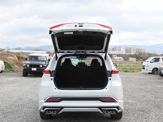 ハリアーハイブリッド Ｚ　レザーパッケージ　純正ナビ／フルセグ／バックカメラ／パノラミックビューモニター／ＦＳＲモデリスタエアロ／ＪＢＬスピーカー／パワーバックドア／調光パノラマルーフ／デジタルインナーミラー／ＥＴＣ（27枚目）