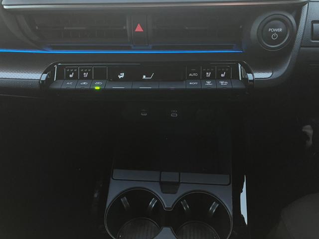 プリウス Z モデリスタフルエアロ・PVM・BSM・パノラマルーフ・パワーバックドア・ETC・デジタルインナーミラー・12.3DA・フルセグBカメラ(8枚目)