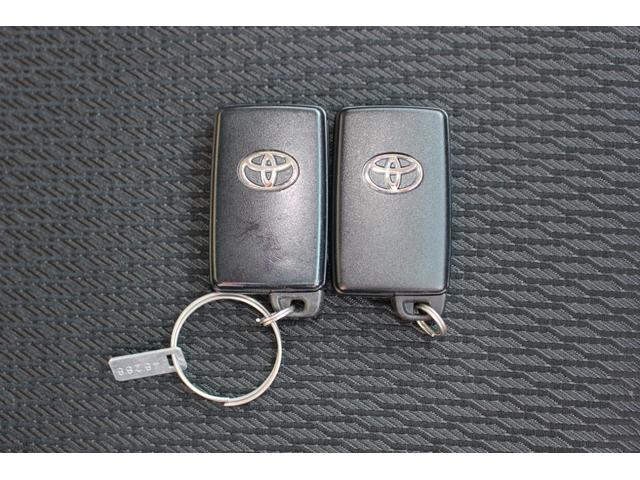 マークXジオ エアリアル 純正エアロパーツ フロントカメラ オートライト HID スマートキー2個 運転席/助手席パワーシート 純正ナビTV Bluetooth ETC バックカメラ クリアランスソナー 純正ラゲッジマット(22枚目)