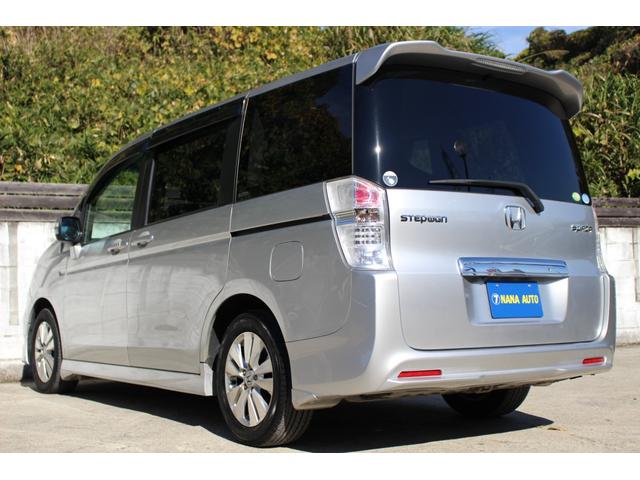 ステップワゴンスパーダ Ｚ　両側パワースライドドア　スマートキー　後席フィリップダウンモニター　オートライト　ＨＩＤヘッドライト　純正エアロパーツ　パドルシフト　純正ナビ　ワンセグＴＶ　ＣＤ録音　ＤＶＤ　ＥＴＣ　バックカメラ（9枚目）