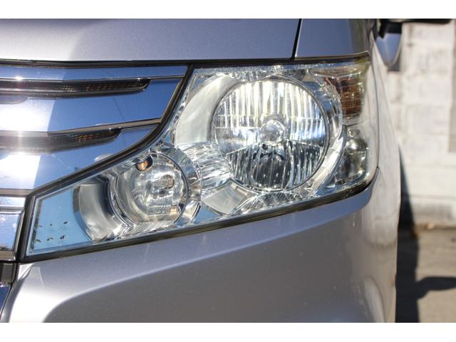 ステップワゴンスパーダ Ｚ　両側パワースライドドア　スマートキー　後席フィリップダウンモニター　オートライト　ＨＩＤヘッドライト　純正エアロパーツ　パドルシフト　純正ナビ　ワンセグＴＶ　ＣＤ録音　ＤＶＤ　ＥＴＣ　バックカメラ（19枚目）