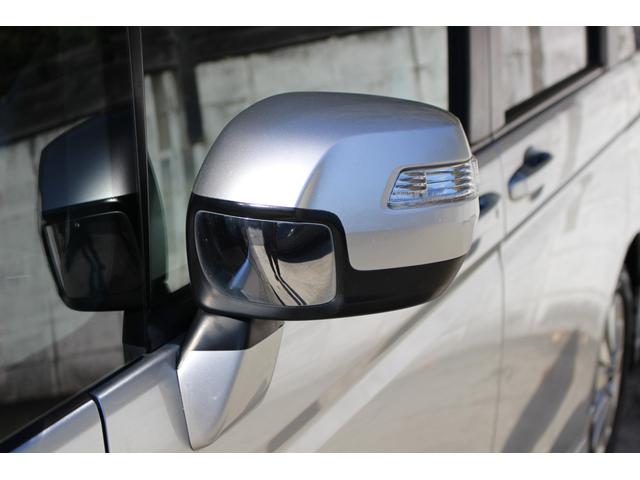 ステップワゴンスパーダ Ｚ　両側パワースライドドア　スマートキー　後席フィリップダウンモニター　オートライト　ＨＩＤヘッドライト　純正エアロパーツ　パドルシフト　純正ナビ　ワンセグＴＶ　ＣＤ録音　ＤＶＤ　ＥＴＣ　バックカメラ（23枚目）