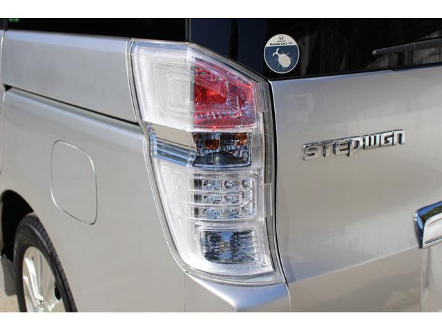 ステップワゴンスパーダ Ｚ　両側パワースライドドア　スマートキー　後席フィリップダウンモニター　オートライト　ＨＩＤヘッドライト　純正エアロパーツ　パドルシフト　純正ナビ　ワンセグＴＶ　ＣＤ録音　ＤＶＤ　ＥＴＣ　バックカメラ（25枚目）