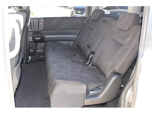 ステップワゴンスパーダ Ｚ　両側パワースライドドア　スマートキー　後席フィリップダウンモニター　オートライト　ＨＩＤヘッドライト　純正エアロパーツ　パドルシフト　純正ナビ　ワンセグＴＶ　ＣＤ録音　ＤＶＤ　ＥＴＣ　バックカメラ（31枚目）