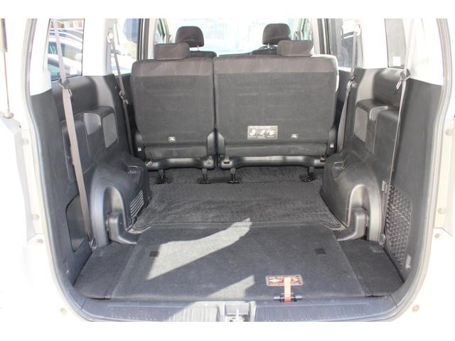 ステップワゴンスパーダ Ｚ　両側パワースライドドア　スマートキー　後席フィリップダウンモニター　オートライト　ＨＩＤヘッドライト　純正エアロパーツ　パドルシフト　純正ナビ　ワンセグＴＶ　ＣＤ録音　ＤＶＤ　ＥＴＣ　バックカメラ（34枚目）