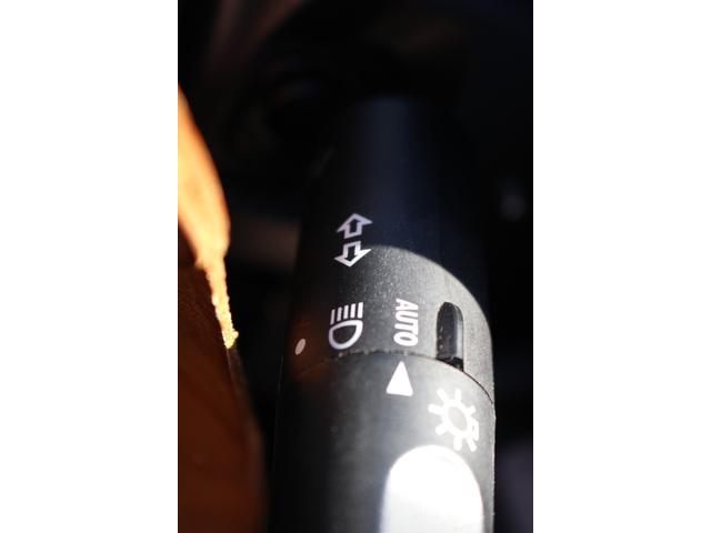 プレマシー ２０Ｓ　両側パワースライドドア　カードキー　アルパインフィリップダウンモニター　リバース連動前後ドライブレコーダー　ナビＴＶ　ＵＳＢ　ＥＴＣ　ステアリングリモコン　ステアシフト　ドアロック連動格納ドアミラー（12枚目）