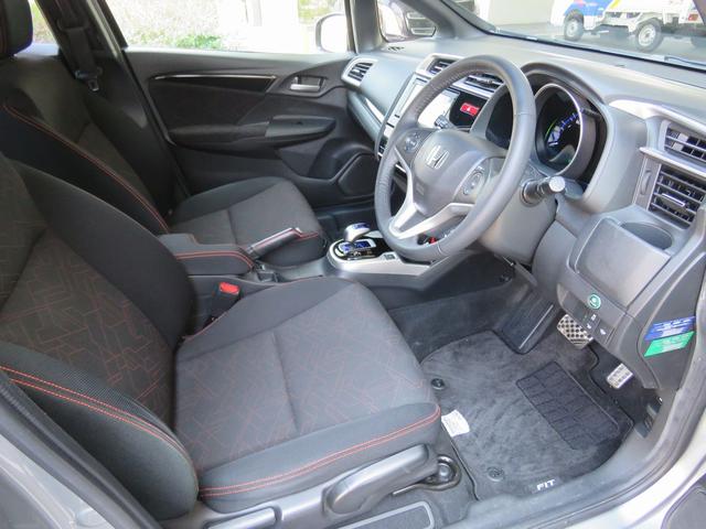 フィットハイブリッド Ｓパッケージ　４ＷＤ（25枚目）