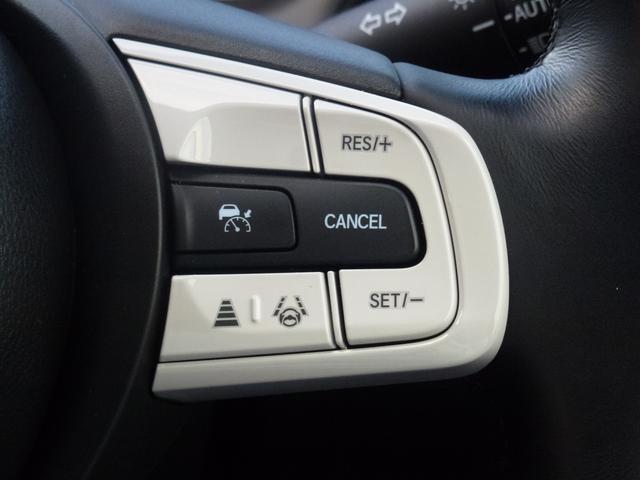 フィット ｅ：ＨＥＶホーム　弊社元試乗車　９インチ純正ナビ　パーキングセンサー　ＥＴＣ　バックカメラ　ＬＥＤヘッドライト　革巻きステアリング　ＣＤ／ＤＶＤ　ＥＴＣ　フルセグ　Ｂｌｕｅｔｏｏｔｈ　ＵＳＢ　ミュージックラック（20枚目）