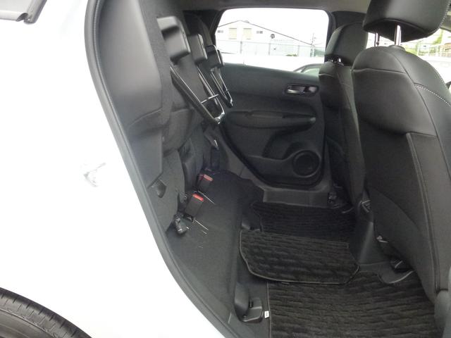 フィット ｅ：ＨＥＶホーム　当社元試乗車　工場オプションコネクトナビ搭載　フルセグＴＶ　ＢＴＡ　ＬＥＤヘツドライト　ホンダ純正前後ドライブレコーダー　サイドエアバッグ　サイドカーテンエアバッグ　ＵＳＢ接続　コンビシート　禁煙車（23枚目）