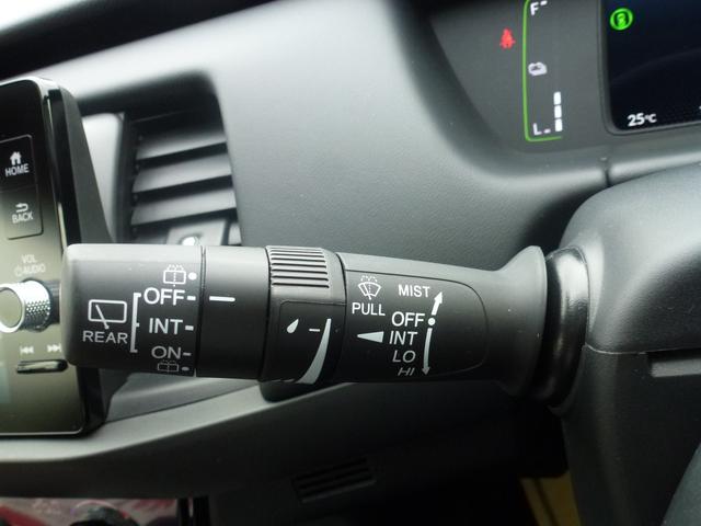 フィット ｅ：ＨＥＶホーム　当社元試乗車　工場オプションコネクトナビ搭載　フルセグＴＶ　ＢＴＡ　ＬＥＤヘツドライト　ホンダ純正前後ドライブレコーダー　サイドエアバッグ　サイドカーテンエアバッグ　ＵＳＢ接続　コンビシート　禁煙車（28枚目）