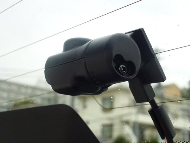 フィット ｅ：ＨＥＶホーム　当社元試乗車　工場オプションコネクトナビ搭載　フルセグＴＶ　ＢＴＡ　ＬＥＤヘツドライト　ホンダ純正前後ドライブレコーダー　サイドエアバッグ　サイドカーテンエアバッグ　ＵＳＢ接続　コンビシート　禁煙車（39枚目）