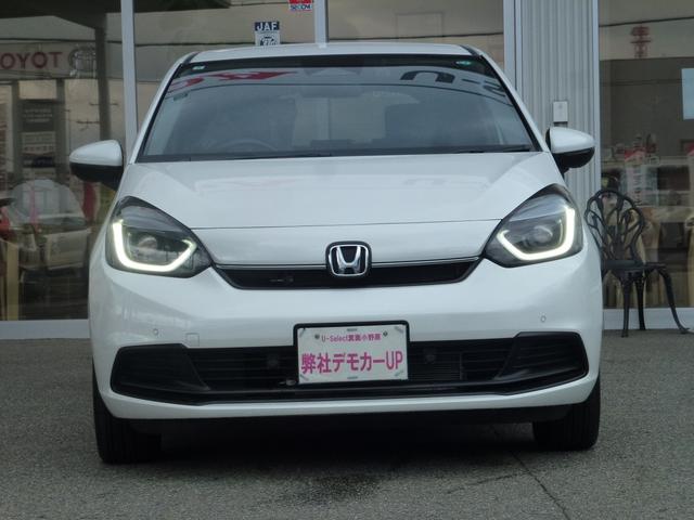 フィット ホーム　弊社元試乗車　９インチ純正ナビ　ドライブレコーダー前後　ＣＤ／ＤＶＤ　フルセグ　ミュージックラック　Ｂｌｕｅｔｏｏｔｈ　バックカメラ　サイドカーテンエアバッグ　ＬＥＤヘッドライト（10枚目）