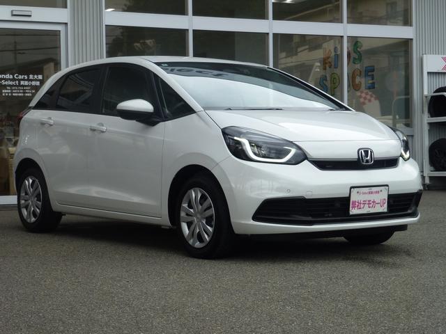 フィット ホーム　弊社元試乗車　９インチ純正ナビ　ドライブレコーダー前後　ＣＤ／ＤＶＤ　フルセグ　ミュージックラック　Ｂｌｕｅｔｏｏｔｈ　バックカメラ　サイドカーテンエアバッグ　ＬＥＤヘッドライト（11枚目）