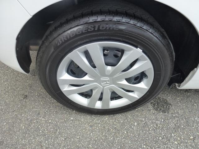 フィット ホーム　弊社元試乗車　９インチ純正ナビ　ドライブレコーダー前後　ＣＤ／ＤＶＤ　フルセグ　ミュージックラック　Ｂｌｕｅｔｏｏｔｈ　バックカメラ　サイドカーテンエアバッグ　ＬＥＤヘッドライト（41枚目）