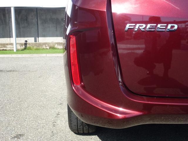 フリードハイブリッド ハイブリッド・Ｇホンダセンシング　メーカーオプションナビゲーション、フルセグＴＶ、ＢＴＡ、ＵＳＢ、ＨＤＭＩ、サイドエアバッグ＋サイドカーテンエアバッグ、ＥＴＣ、ホンダ純正フロントドライブレコーダー、ＬＥＢヘッドライト、７人乗り仕様（22枚目）