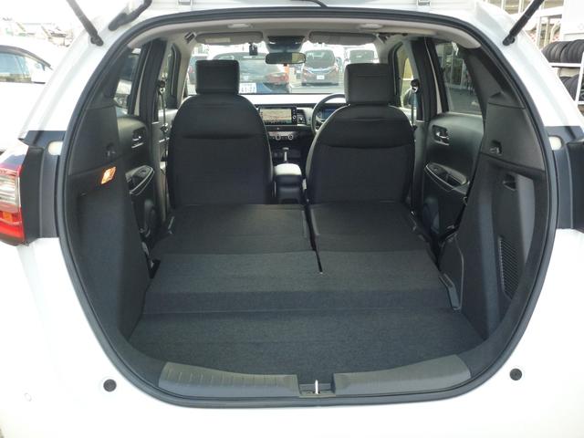 フィット ｅ：ＨＥＶホーム　弊社元レンタカー　純正ドラレコ前後　純正ナビ　パーキングセンサー　ＥＴＣ２．０　サイドカーテンエアバック　ＬＥＤヘッドライト　バックカメラ　Ｂｌｕｅｔｏｏｔｈａｕｄｉｏ（21枚目）