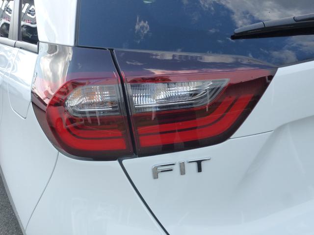 フィット ｅ：ＨＥＶホーム　弊社元レンタカー　純正ドラレコ前後　純正ナビ　パーキングセンサー　ＥＴＣ２．０　サイドカーテンエアバック　ＬＥＤヘッドライト　バックカメラ　Ｂｌｕｅｔｏｏｔｈａｕｄｉｏ（24枚目）