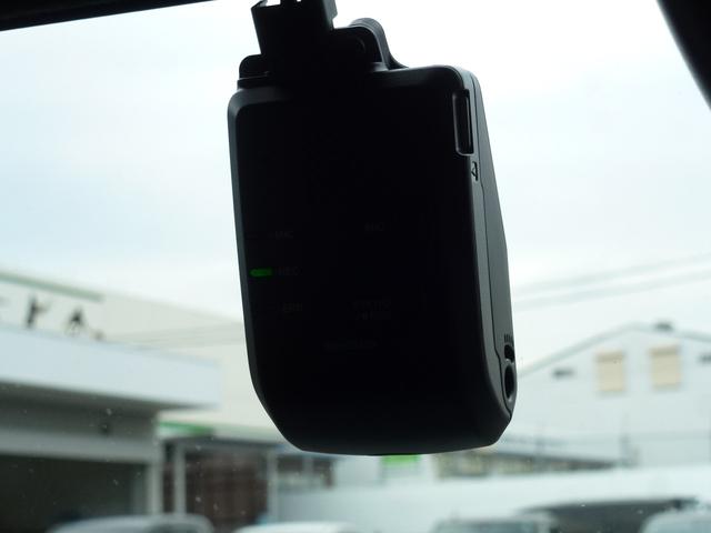 N-BOXカスタム ターボコーディネートスタイル 純正8インチナビ 両側パワースライドドア ETC ドライブレコーダー前後 Bluetooth バックカメラ USB シートヒーター パドルシフト 革巻きステアリング フルプライムスムースシート(4枚目)