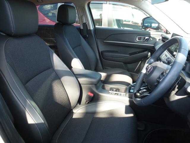 ヴェゼル e:HEVZ 純正9インチナビ ナビ連動ドライブレコーダー前後 パーキングセンサー パワーテールゲート 革巻きステアリング パドルシフト シートヒーター ETC 電子パーキングスイッチ CD/DVD(11枚目)