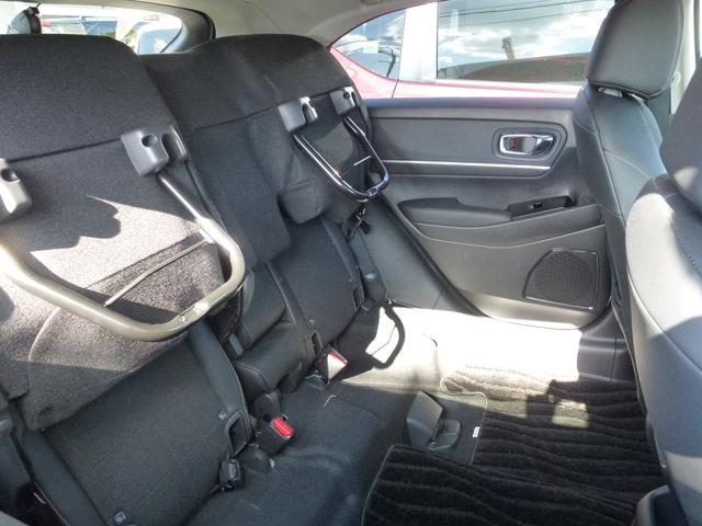 ヴェゼル e:HEVZ 純正9インチナビ ナビ連動ドライブレコーダー前後 パーキングセンサー パワーテールゲート 革巻きステアリング パドルシフト シートヒーター ETC 電子パーキングスイッチ CD/DVD(13枚目)