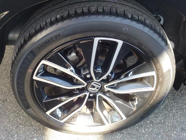 ヴェゼル e:HEVZ 純正9インチナビ ナビ連動ドライブレコーダー前後 パーキングセンサー パワーテールゲート 革巻きステアリング パドルシフト シートヒーター ETC 電子パーキングスイッチ CD/DVD(29枚目)