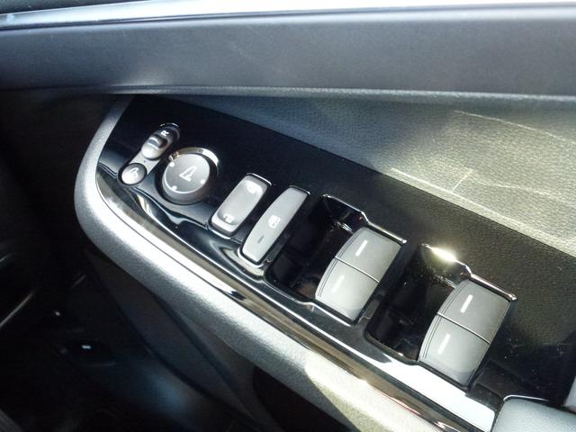 ヴェゼル e:HEVZ 純正9インチナビ ナビ連動ドライブレコーダー前後 パーキングセンサー パワーテールゲート 革巻きステアリング パドルシフト シートヒーター ETC 電子パーキングスイッチ CD/DVD(48枚目)