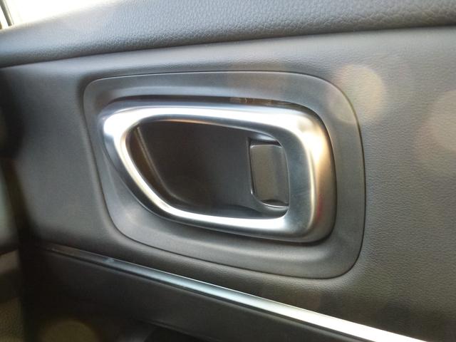 ヴェゼル e:HEVZ 純正9インチナビ ナビ連動ドライブレコーダー前後 パーキングセンサー パワーテールゲート 革巻きステアリング パドルシフト シートヒーター ETC 電子パーキングスイッチ CD/DVD(49枚目)