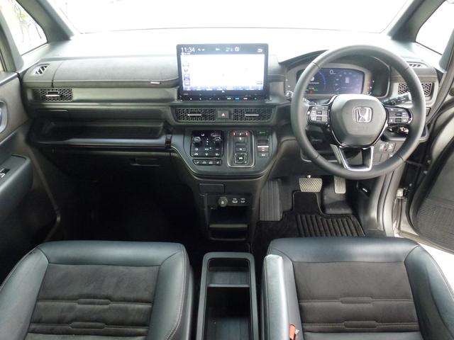 ステップワゴン ｅ：ＨＥＶスパーダプレミアムライン　純正ギャザズナビゲーション１１．４インチ、フルセグＴＶ、ＡｐｐｌｅＣａｒｐｌａｙ、Ｍラック、ＢＴＭ、ＵＳＢ、ＣＤ／ＤＶＤ、マルチビューカメラ、ナビ連動前後ドライブレコーダー、１５．６インチリヤモニ（10枚目）