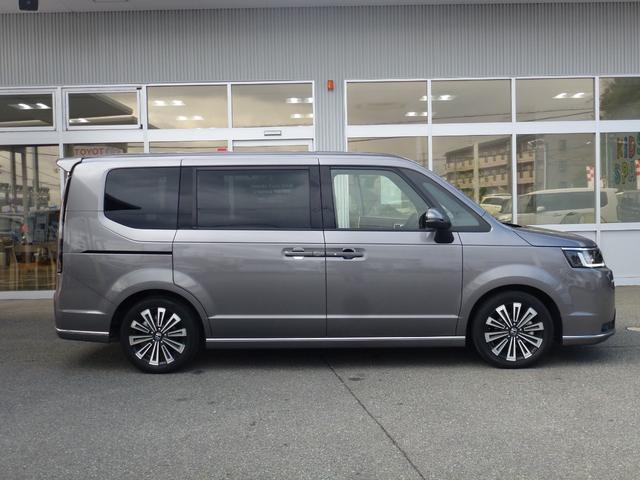 ステップワゴン ｅ：ＨＥＶスパーダプレミアムライン　純正ギャザズナビゲーション１１．４インチ、フルセグＴＶ、ＡｐｐｌｅＣａｒｐｌａｙ、Ｍラック、ＢＴＭ、ＵＳＢ、ＣＤ／ＤＶＤ、マルチビューカメラ、ナビ連動前後ドライブレコーダー、１５．６インチリヤモニ（18枚目）