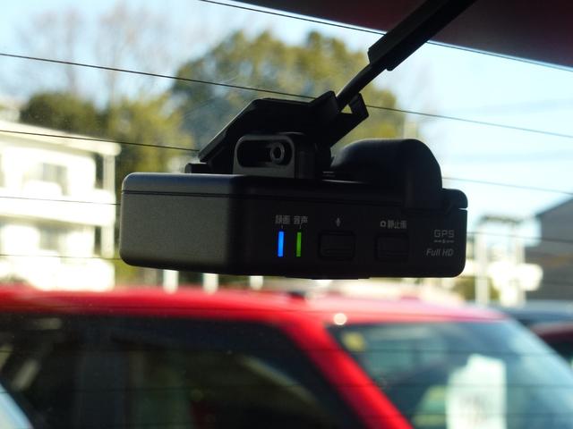 ヴェゼル ｅ：ＨＥＶＺ　純正ナビ　純正ドラレコ前後　ＥＴＣ２．０　ステアリングヒーター　ブラインドスポットインフォメーション　ワイヤレス充電器　パドルシフト　サイドカーテンエアバック　電子パーキングブレーキ（57枚目）