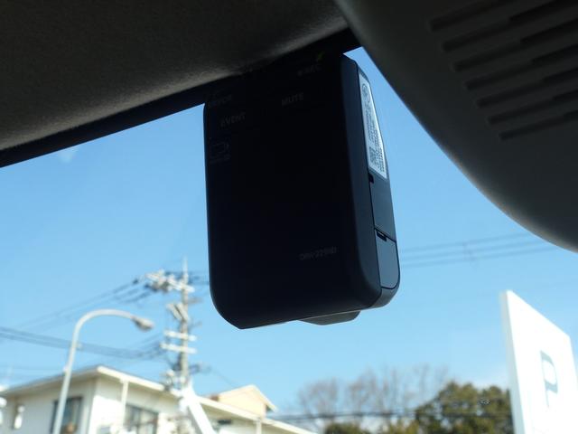 Ｎ－ＢＯＸ ベースグレード　ワンオーナー車　ドラレコ３カメラ　９インチ純正ギャザズナビ　サイドカーテンエアバッグ　ホンダセンシング　ＢｌｕｅｔｏｏｔｈＡｕｄｉｏ　ＵＳＢ　ＡｐｐｌｅＣａｒＰｌａｙ（2枚目）