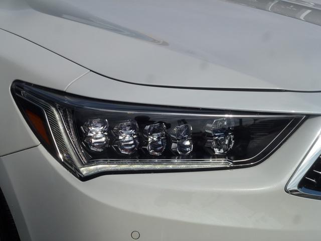 レジェンド ハイブリッドＥＸ　渋滞運転支援機能、パワートランク、メーカー純正ナビフルセグＴＶ、マルチビューカメラ、サイドエアバッグ＋サイドカーテンエアバッグ、ＣＤ／ＤＶＤ、シートヒーター、シートエアコン、本革シート（12枚目）